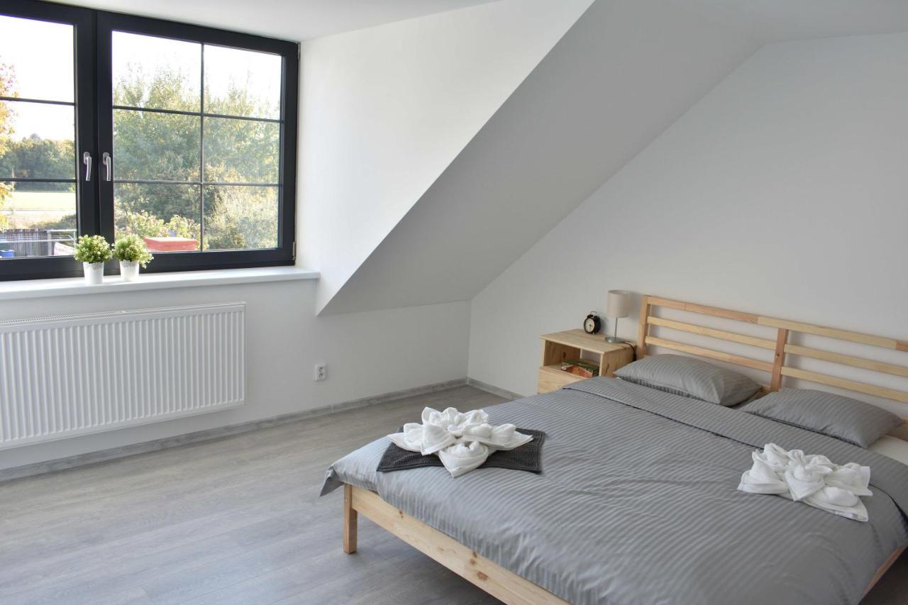Apartmany U Letiste Pardubice Kültér fotó